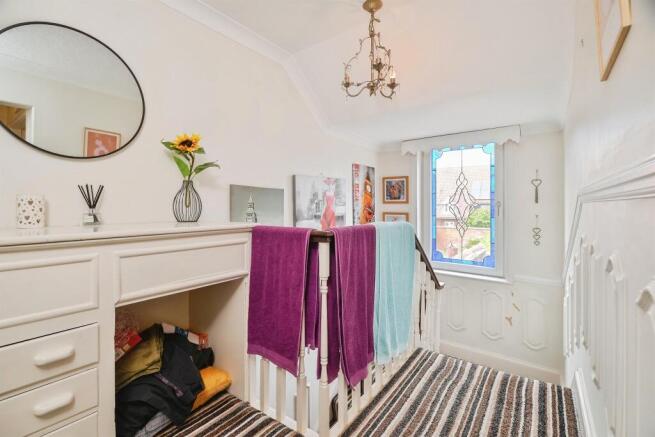 3 bed Terraced for sale Image 11