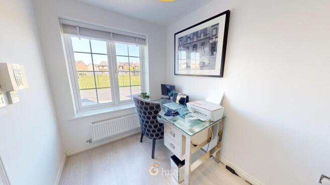 5 bed Detached for sale Image 8