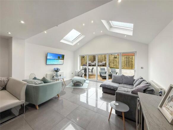 4 bed Detached for sale Image 6