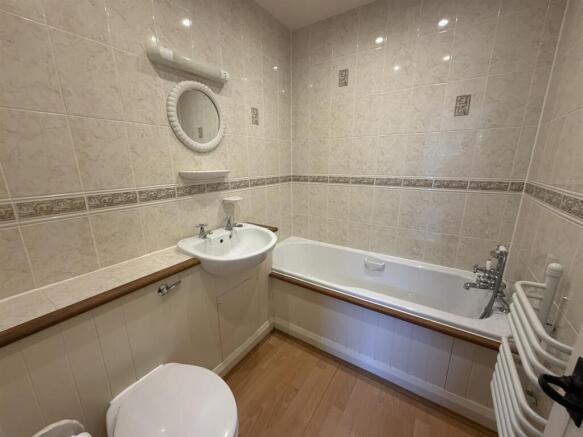 2 bed Apartment for sale Image 9