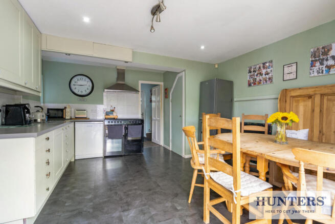 4 bed Semi-Detached Bungalow for sale Image 5