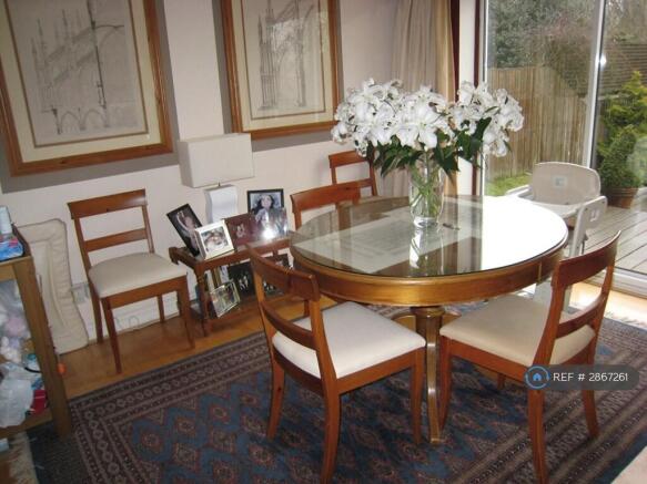 4 bed Semi-Detached to rent Image 10