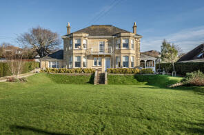 111, West Bay Road, Bridport DT6 4EQ