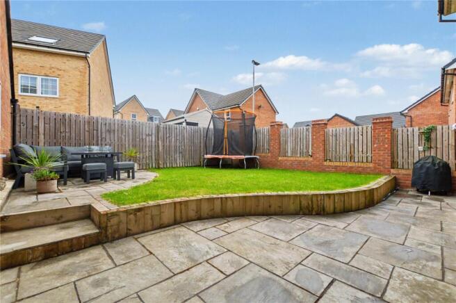 4 bed Detached for sale Image 9