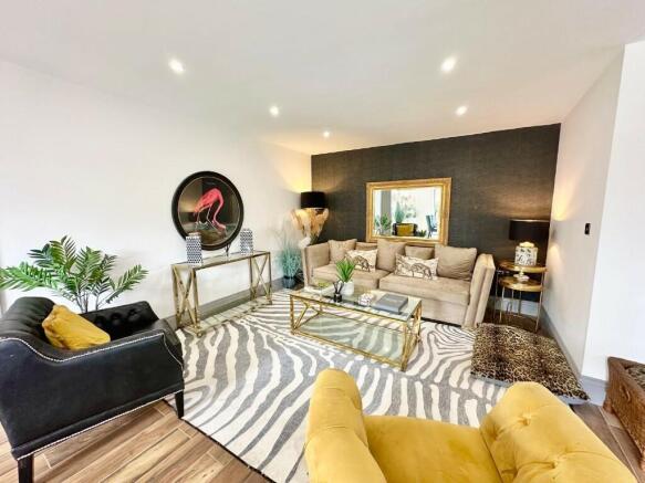 5 bed Semi-Detached to rent Image 12