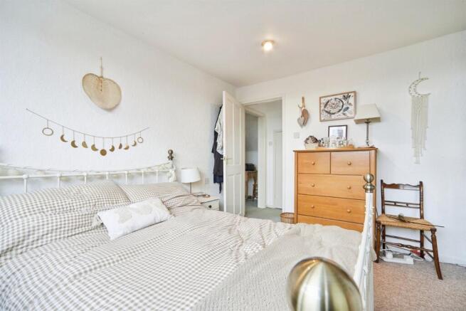 2 bed Semi-Detached for sale Image 11