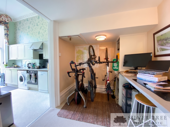 2 bed Apartment for sale Image 6