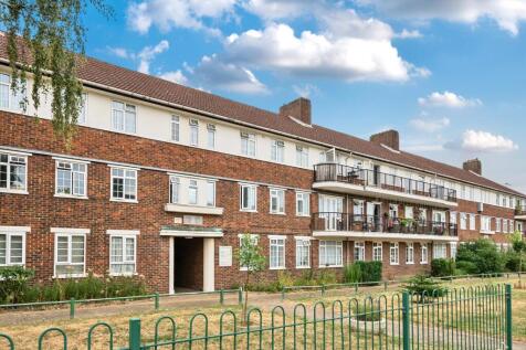 Reservoir Road, Southgate, London, N14