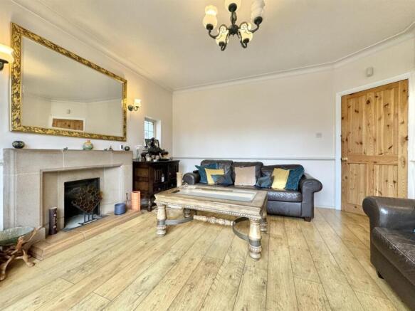 3 Bedroom Detached For Sale in N21