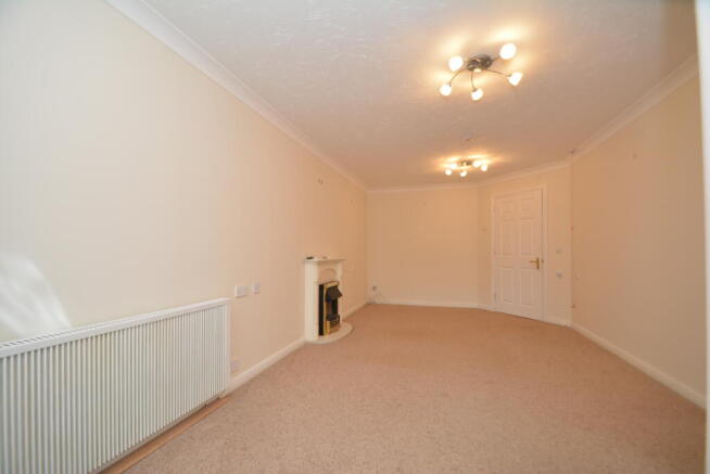 Flat 38, Castle Court, 21 Blantyre Road, Bothwell, Glasgow, G71 8PD photo 4