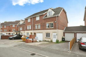 11, Rose Park Close, Hayes UB4 9AT