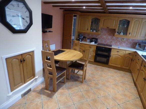 KITCHEN/BREAKFAST ROOM