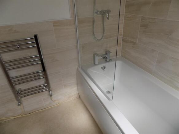 3 bed Terraced to rent Image 12