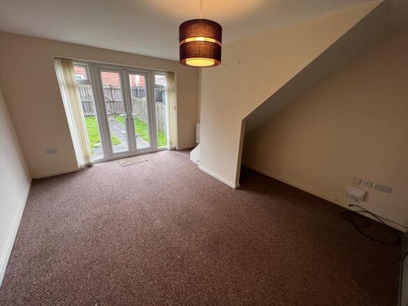 2 bed End of Terrace to rent Image 4