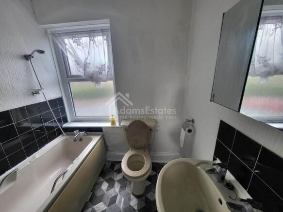 2 bed Terraced to rent Image 6