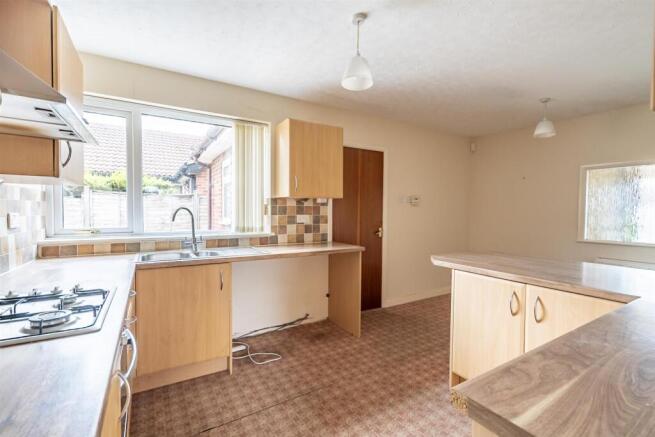 3 bed Detached Bungalow for sale Image 4
