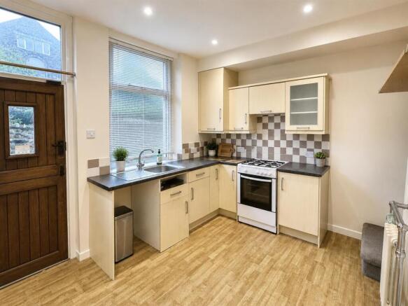 3 bed Terraced for sale Image 4