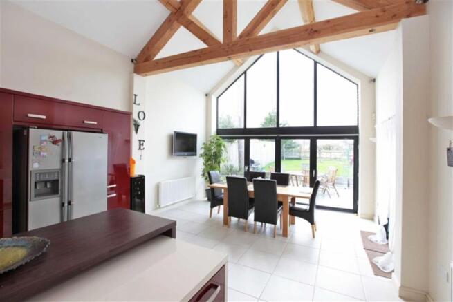 KITCHEN/FAMILY ROOM