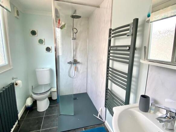 Double Shower Room