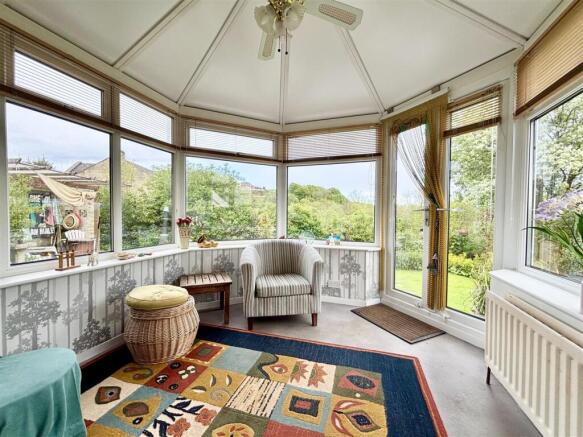 4 bed Detached for sale Image 5