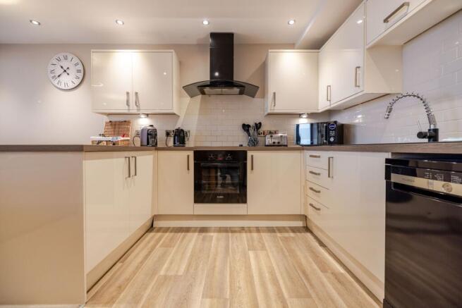 2 bed Duplex for sale Image 4