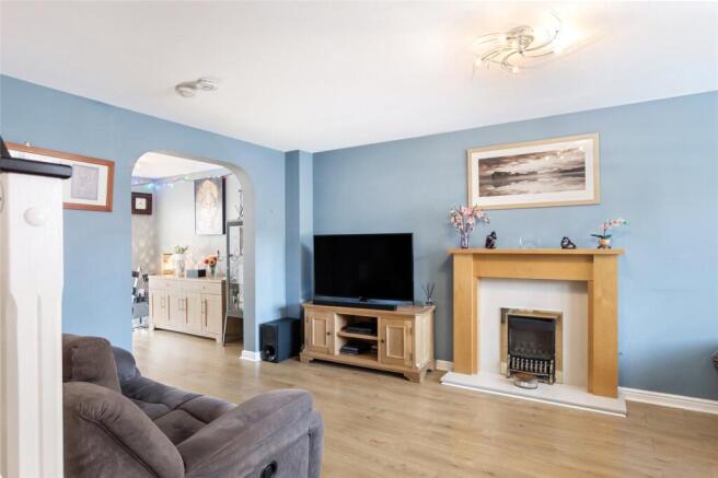 Strathnairn Court, GLENROTHES, Fife, KY7 photo 4