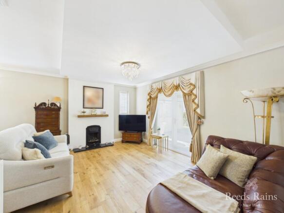 4 bed Bungalow for sale Image 12