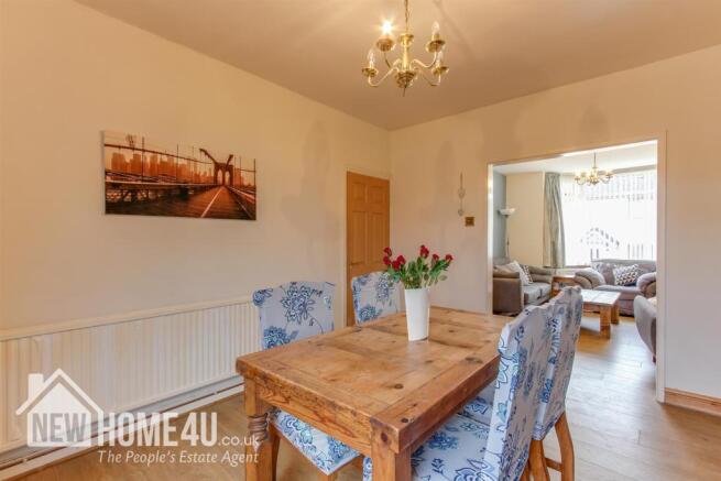 DINING ROOM: