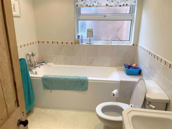 BATHROOM: