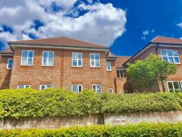 Flat 7, 15 Abbotsbury Court, The Brow, Watford WD25 7NW