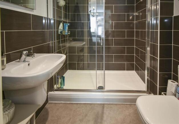 2 bed Apartment for sale Image 7