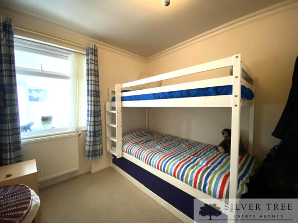 4 bed Detached for sale Image 11