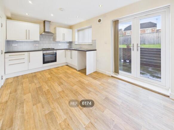 Kitchen / Dining area