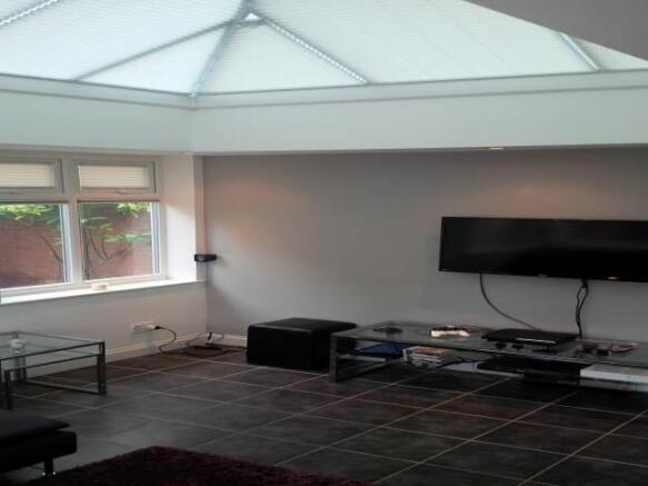 Conservatory/Lounge