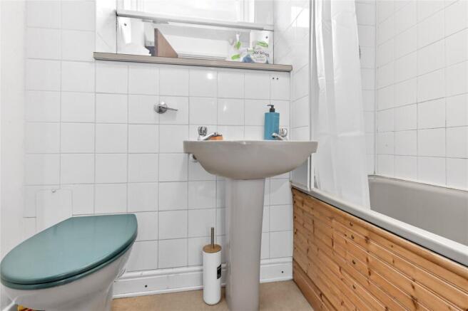 Gainsborough, Bracknell, Berkshire, RG12 photo 4