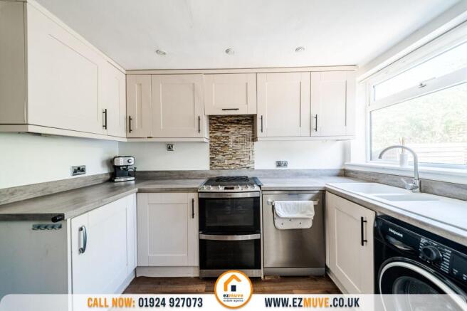 3 bed Semi-Detached for sale Image 6