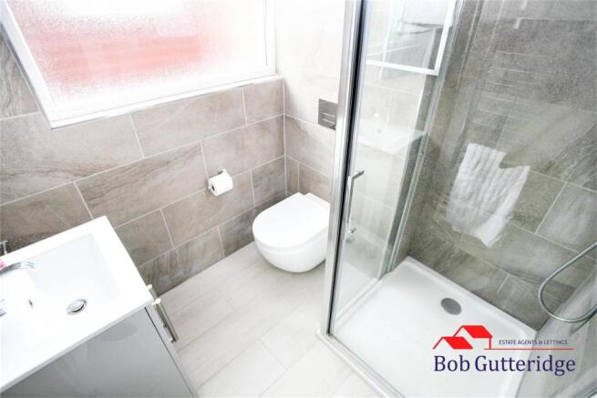 SHOWER ROOM/WC