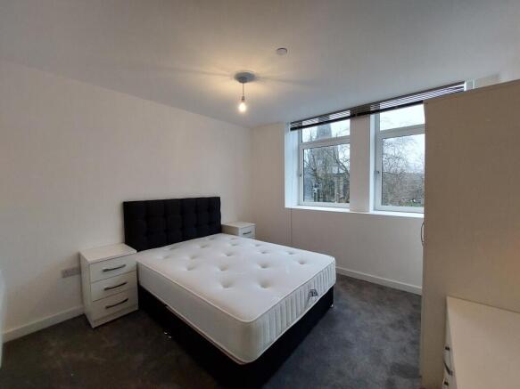 2 bed Apartment to rent Image 6