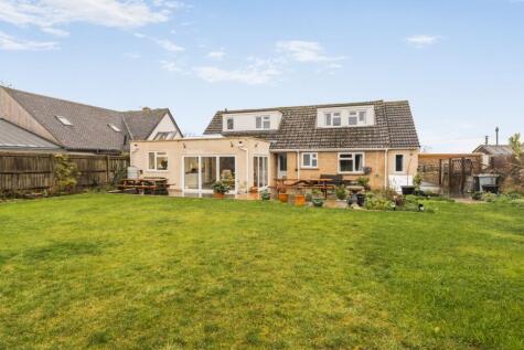 Shilton Road, Carterton, Oxfordshire, OX18