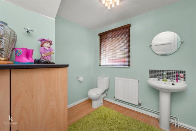4 bed Detached for sale Image 10