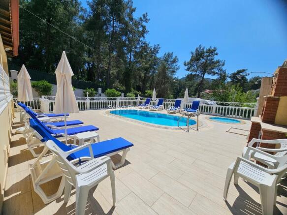 Sunbathing area
