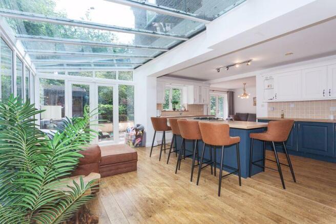 OPEN PLAN LIVING KITCHEN/GARDEN ROOM