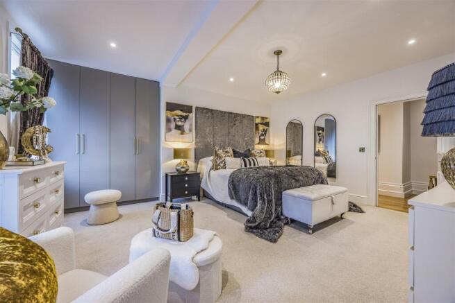 2 Wykeham Place, Fareham-PorticoMarketing-SoldBy-1
