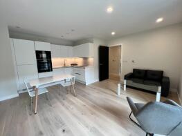 16, Sarsen House, Middle Road, London W7 3FR