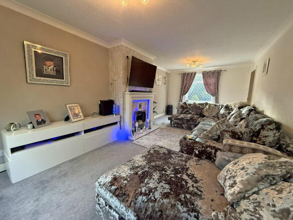 4 bed Detached for sale Image 4