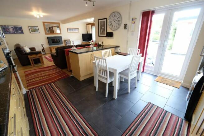 OPEN PLAN ROOM