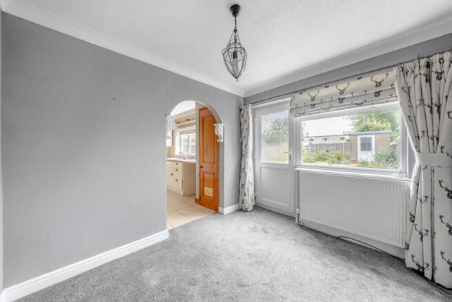 3 bed Semi-Detached to rent Image 8