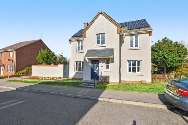 4-bed detached on Lapwing Close, Corby, NN18 8DJ, £315,000