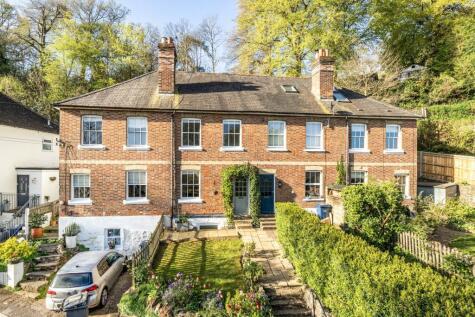 Latimer Road, Godalming, GU7