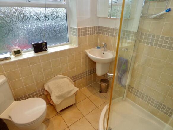 Gf Shower Room